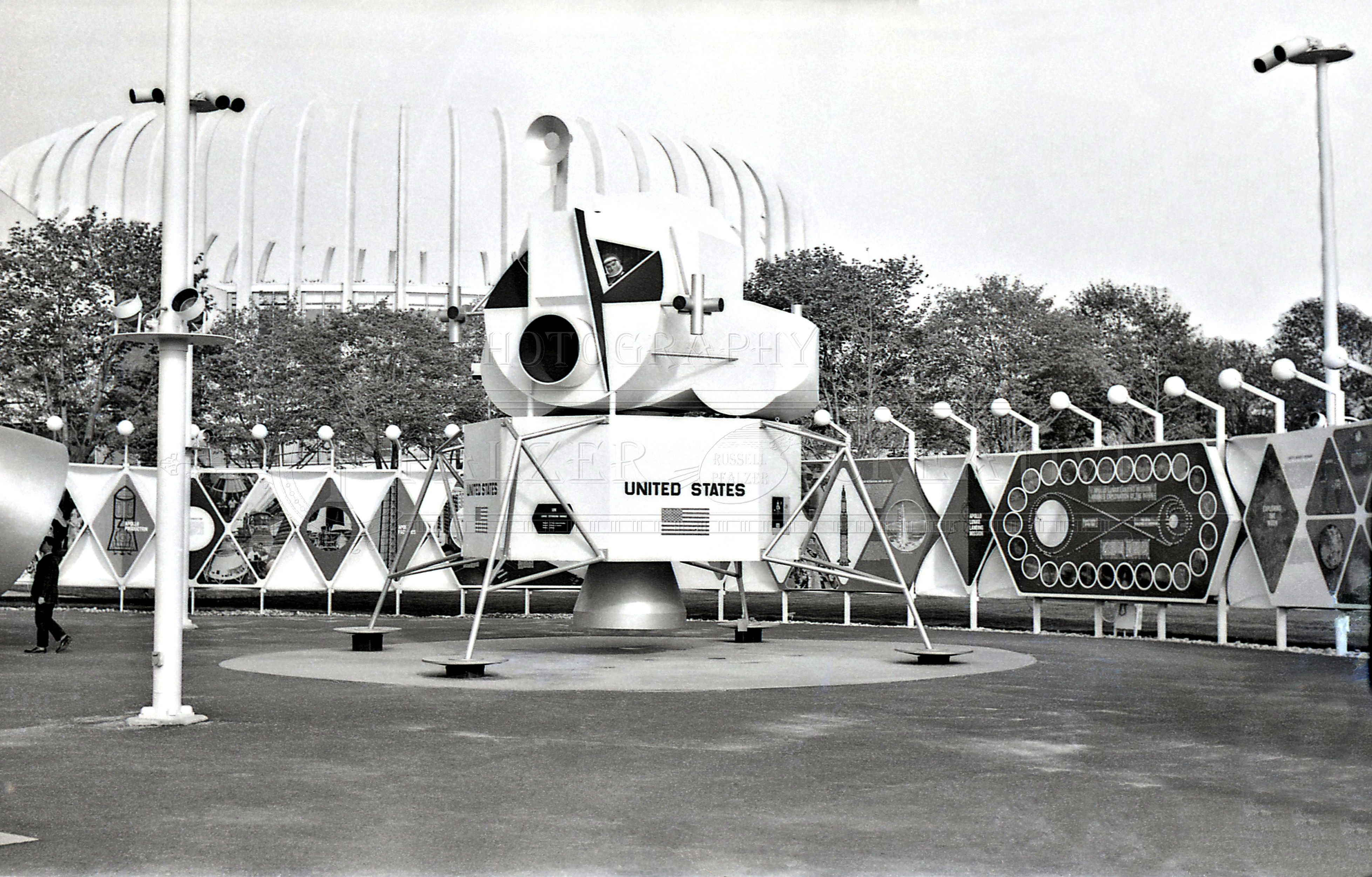 Worlds-Fair-1964-65-058-WM